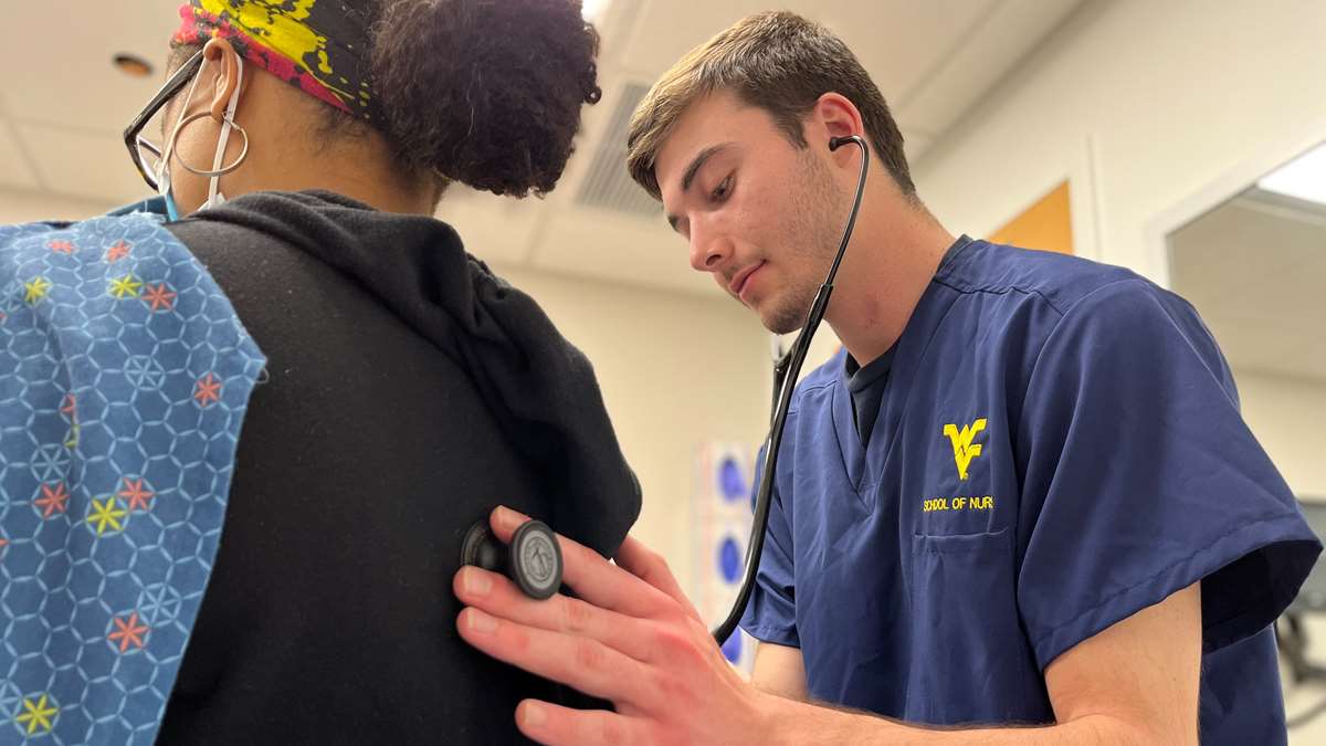 Students work together in the WV STEPS Center.